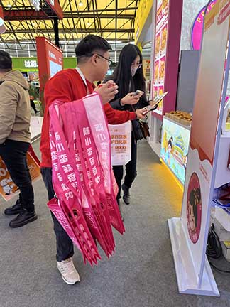 祝賀陳小蠻蒜香炸雞受邀參加CFA上海國(guó)際餐飲連鎖加盟展